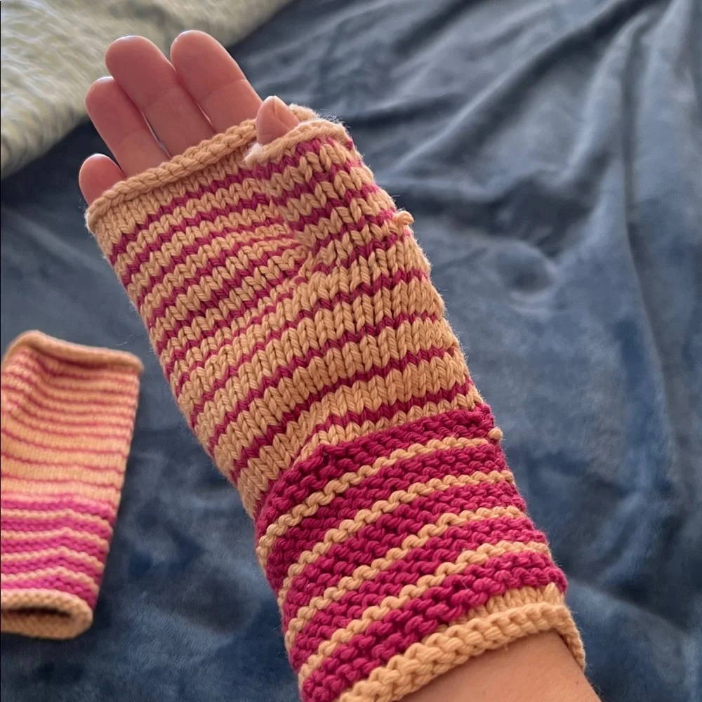 NWOT French Knot fingerless Gloves - Picture 6 of 8